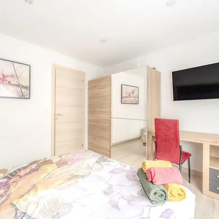 - Lujo - Parking, Maquina Arcade, Wifi Y Netflix * Oviedo