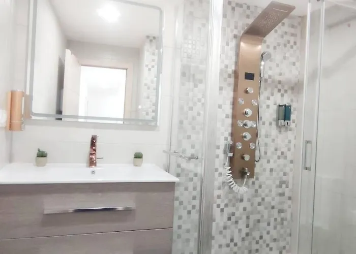 - Lujo - Parking, Maquina Arcade, Wifi Y Netflix